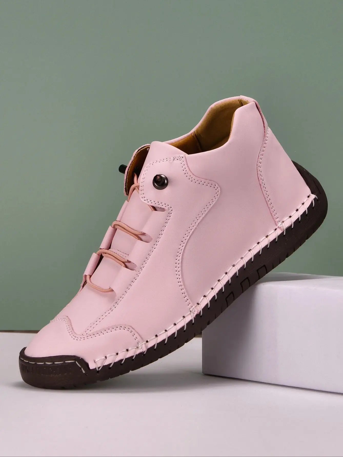 Womens Everyday Leather Sneakers - Pink / 3