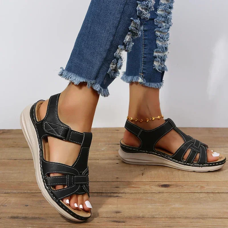 Womens Flat Heel Everyday Sandals - black / 3